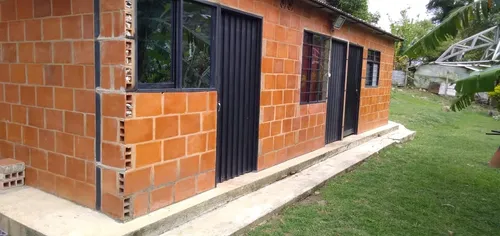 Finca Con 40 Metros A Orilla De La Via Principal Yumbo La Cumbre