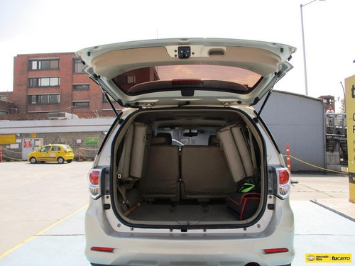 Imagen 13 de 15 de Toyota Fortuner Srv 4x4 3000cc At Aa