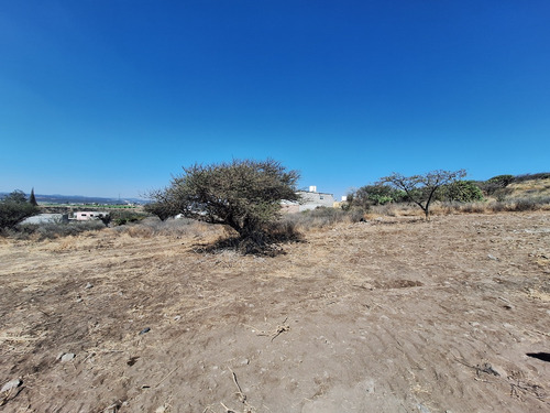 Terreno En Venta En Nuevo Apapataro Cerca De Cañadas Del Arroyo, Boulevard Metropolitano