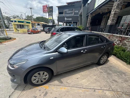 Kia Rio 1.6 L Sedan At
