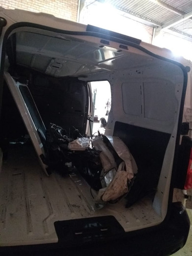 Expert E Jumpy Baixado No Detran Para Retirada De Peças