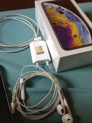 Celular iPhone XS Prata
