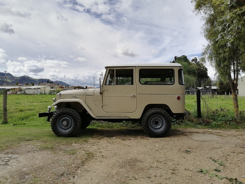 Imagen 2 de 25 de Toyota Landcruiser Fj 40