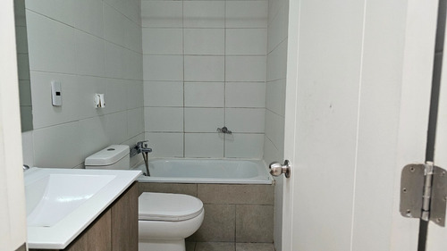 Comoda Casa En Excelentes Condiciones Y Buena Ubicacion.