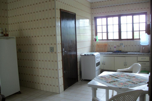 Imagem 3 de 10 de Apartamento Sobre Loja , Lado Praia , Na Avenida Principal