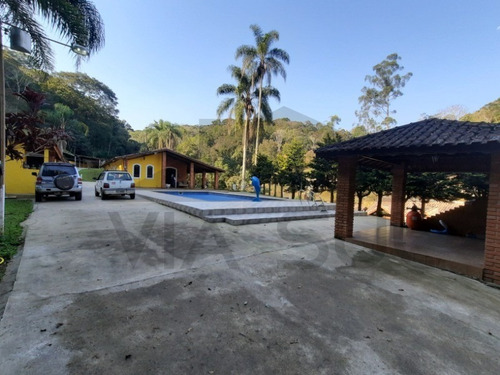 Imagem 4 de 30 de Chácara Ideal Para Lazer A Moradia. Com Piscina E Churrasqueira. - 19 - 69962457