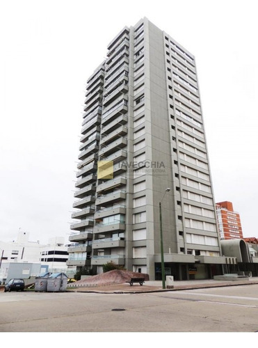 Imagen 3 de 27 de Venta De Apartamento Pent-house De 2 Dormitorios En Península