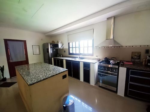 Venta Casa 3 Ambientes Lujan Gran Lote Con Pileta