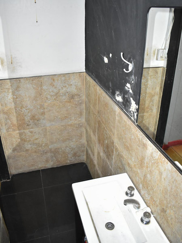 Venta De Local En Wilde | Excelente Inversión Con Renta Activa