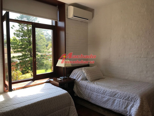 Casa En Mansa 4 Dormitorios Con Piscina Y Barbacoa- Ref: 5471
