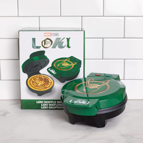 Uncanny Brands Marvel Loki Waffle Maker - Casco De Loki En T