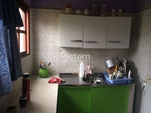 Casa 3 Dormitorios 2 Baños En Barrio La Fortuna- Ref: 1067