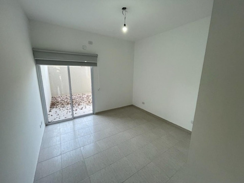 Venta Dpto 2 Amb Jose C Paz Pb Con Cochera Y Patio Apto Crédito