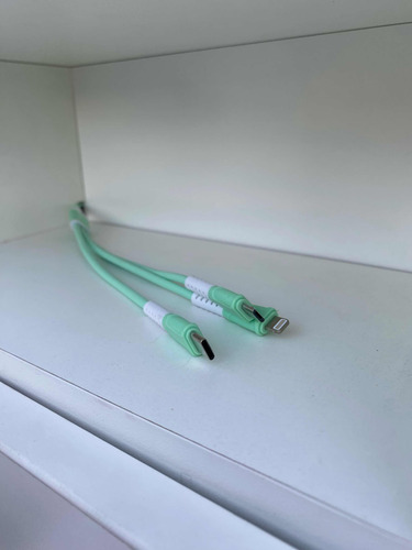 Alquiler De Estacion De Carga Usb Para Dispositivos Moviles