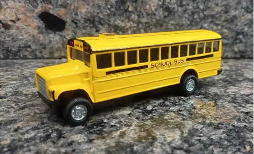 Autobus juguete color blanco, llantas goma, friccion, abre puerta lateral,  metal,, Moda de Mujer