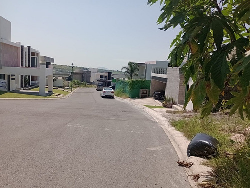 Terreno Residencial En Fracc. Lomas De Cocoyoc.