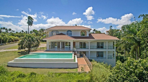 Hermosa Y Lujosa Villa En Venta En Sosua.