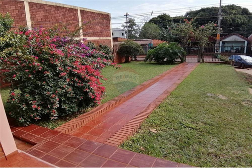 Vendo Casa De 4 Habitaciones Y 3 Baños.