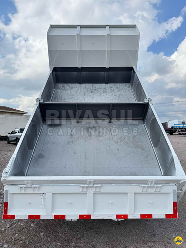 Mb Accelo 815 Ano 2022 3/4 4x2 Caçamba