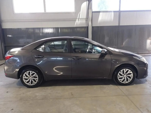 Imagen 5 de 12 de Toyota Corolla Xli 1.8 Cvt - Taraborelli Usados Bariloche *