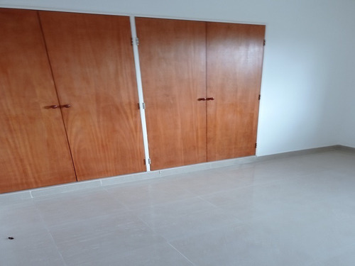 Imagen 8 de 14 de Yoligar Useche - Vende Apartamento En El Trigal Norte