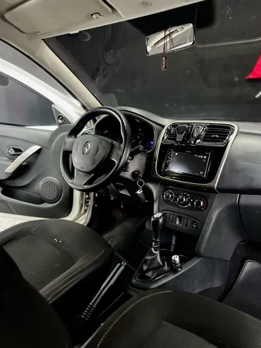 Renault Logan 1.6 Expression / Life +