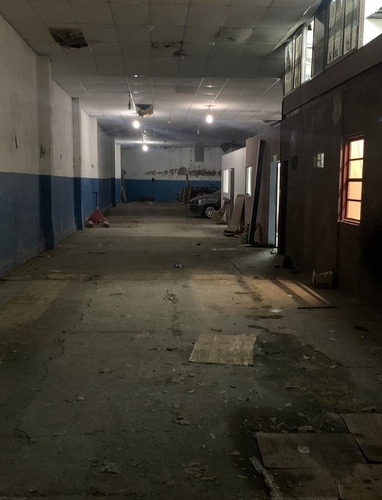 Imagen 6 de 8 de Depósito - Versalles