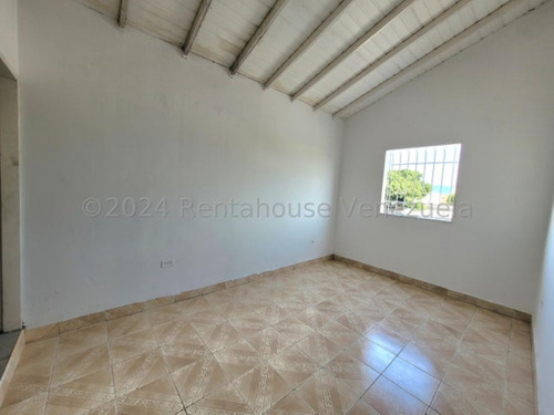 Milagros Inmuebles Edificio Venta Barquisimeto Lara Zona Centro Economica Residencial Economico Comercial Código Inmobiliaria Rent-a-house 25-140