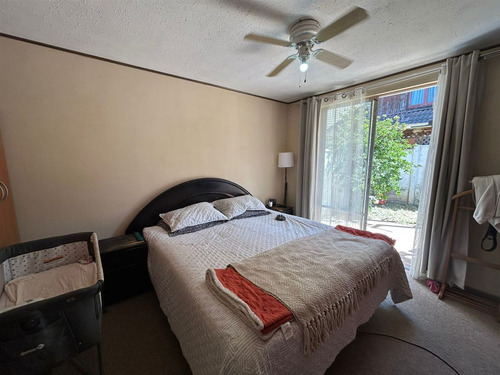 Casa En Venta De 7 Dorm. 3 Baños En Peñalolén