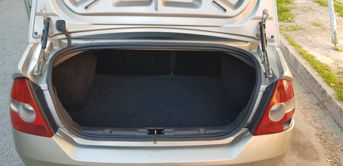 Ford Fiesta Max