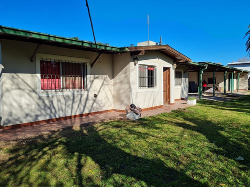 Imagen 6 de 30 de Casa Tres Ambientes Con Parque Y Piscina