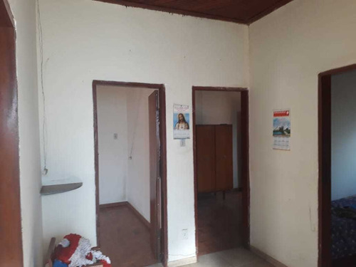 Casa Em Baependi Sul De Minas , Terra De Nhá Chica , Casa Com 03 Quartos , Porão , Galinheiro , Lavanderia. - 285