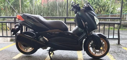 Yamaha X-max 300 / Modelo 2023