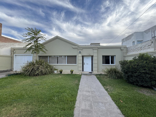 Vende Casa B° Manzanar Con Pileta