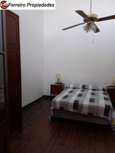Imagen 19 de 30 de Casa Ph Pocitos Venta Al Frente 4 Dormitorios Cocina Baño Pallier Comedor Patio Buhardilla Y Azotea