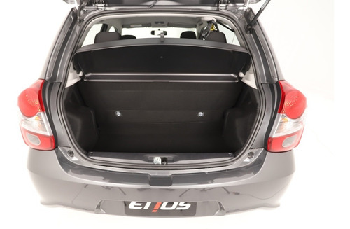 Imagen 12 de 15 de Toyota Etios 1.5 5 Ptas Xls 6mt