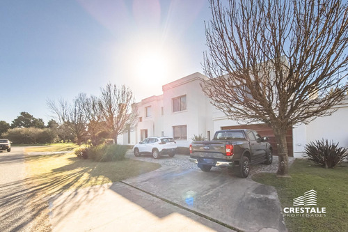 Venta Casa 5 Dormitorios Kentucky Club De Campo Barrio Privado