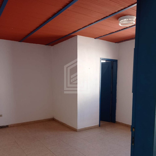 Imagen 4 de 6 de Alquilo Galpones Maracay. Deposito 04243571130