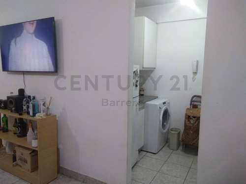 Imagen 7 de 9 de Departamento Dos Ambientes Ubicado En Piso Alto Al Frente En Edificio Julieta I.