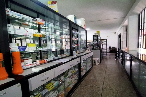 LG Asein1508 Vende Excelente Fondo De Comercio (farmacia) En Naguanagua.