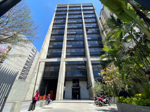 Se Vende Local Comercial 260 M²  En Chacao