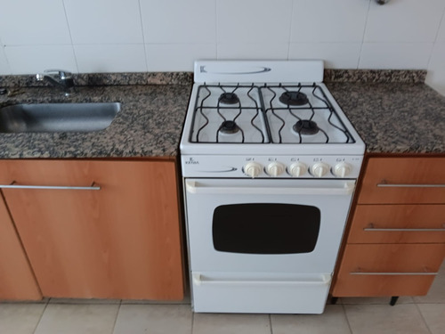 2 Ambiente Cocina Con Comedor, Living, Balcón Split De Categoría . Porcelanato