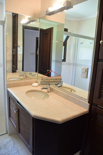 Casa En Roosevelt, 3 Dormitorios *- Ref: 3277