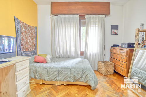 Casa De 4 Ambientes En Martínez Con Cochera Jardín Terraza Y Playroom.