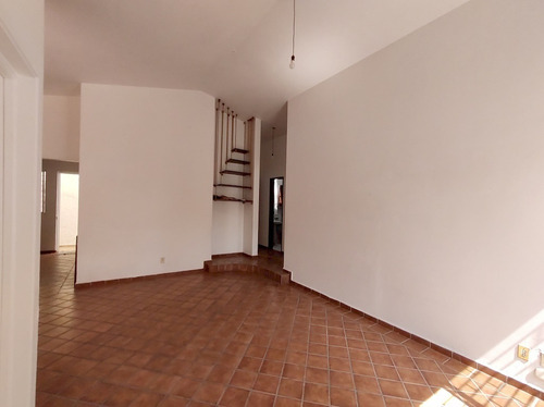 Casa En Un Solo Nivel En Venta En Jardines De Satelite, Cuernavaca Morelos.