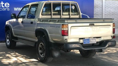 Imagen 6 de 11 de Toyota Hilux 4x2 Dx 3.0 D Año 2004 Color Gris - Tute Cars W