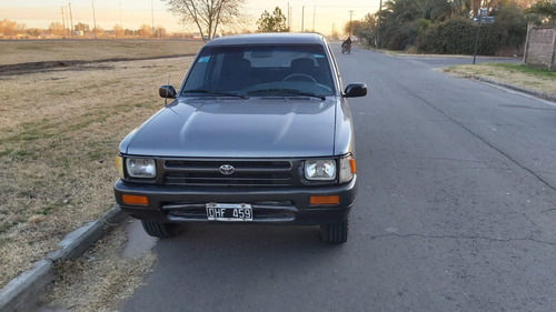 Imagen 3 de 16 de Toyota Hilux 2.8 Dlx 4x2 2000 400.000km Reales Vremy