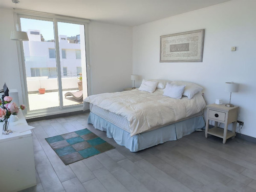 Departamento En Venta De 4 Dorm. En Zapallar