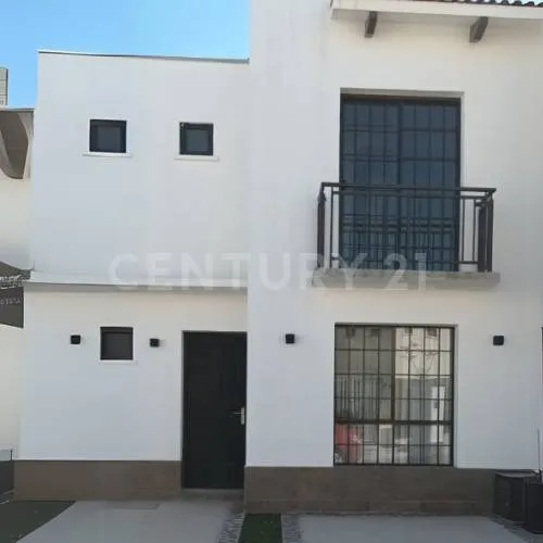 Casa En Renta Al Sur En Residencial Lucerna
