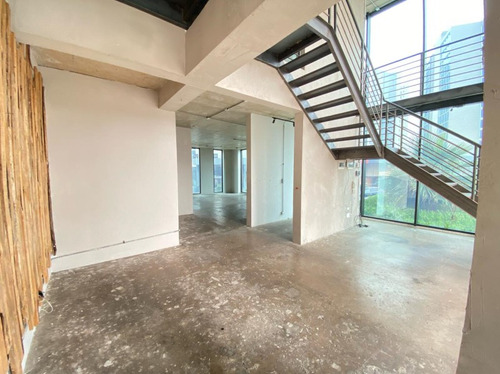 Local Comercial De 360 M2 En Bosques De Montemar